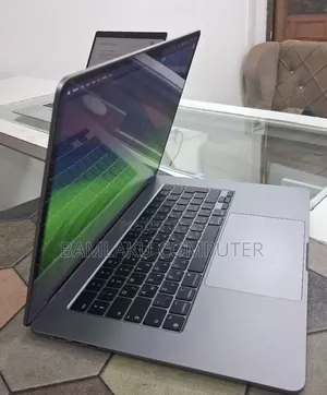 New Laptop Apple MacBook Air 2024 M3 8GB Apple M3 SSD 512GB