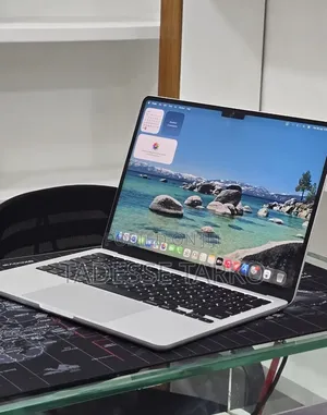 New Laptop Apple MacBook Air 2024 M3 16GB Apple M3 SSD 256GB