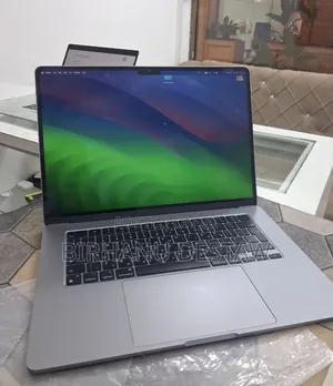 New Laptop Apple MacBook Air 2024 M3 8GB Apple M3 SSD 512GB