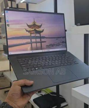 New Laptop Dell Inspiron 15 16GB Intel Core i7 SSD 512GB