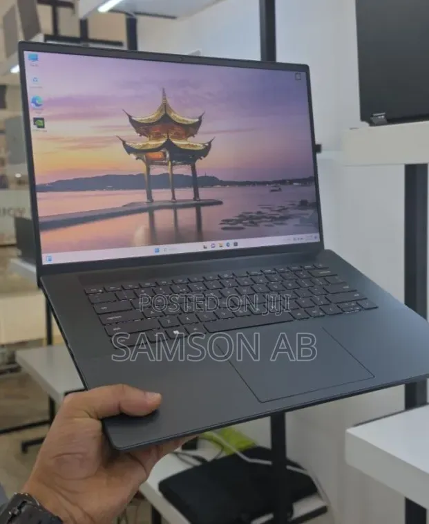 New Laptop Dell Inspiron 15 16GB Intel Core i7 SSD 512GB