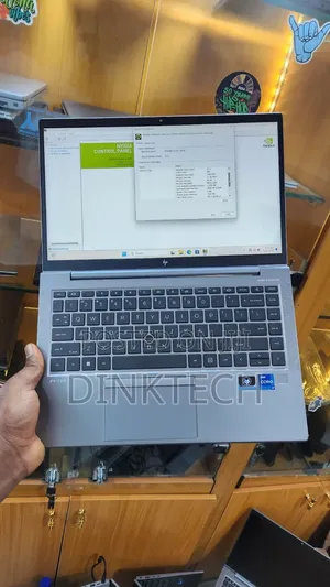 New Laptop HP ZBook Firefly G8 16GB Intel Core i7 SSD 512GB
