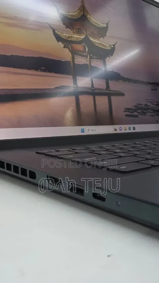 New Laptop Dell Inspiron 15 16GB Intel Core i7 SSD 512GB