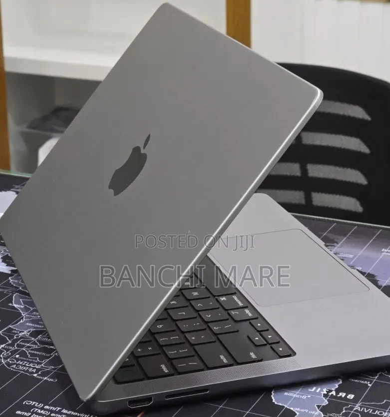 New Laptop Apple MacBook Pro 2023 M3 8GB Apple M3 SSD 512GB