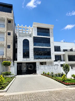 7bdrm House in 🏡 በአስቸኳይ የሚሸጥ ቅንጡ, Bole for sale