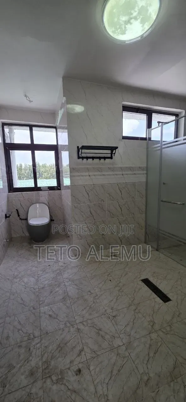 7bdrm House in 🏡 በአስቸኳይ የሚሸጥ ቅንጡ, Bole for sale