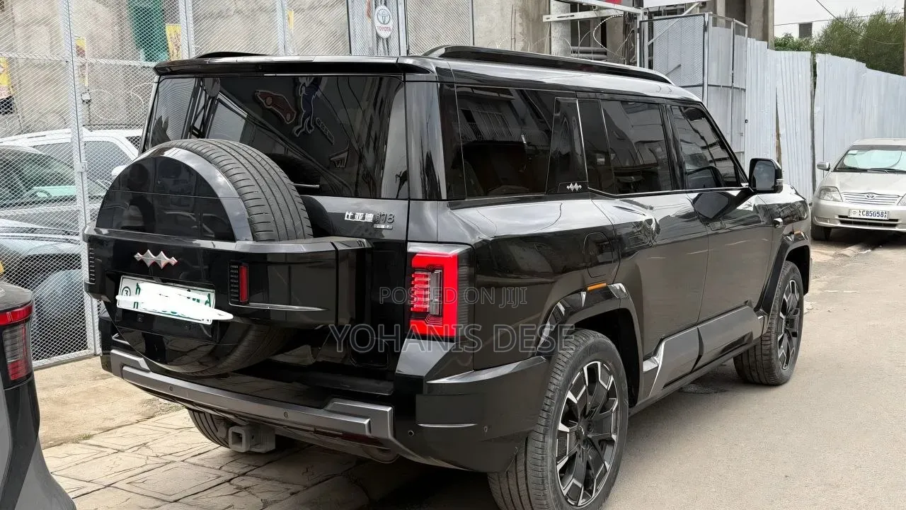 BYD Leopard 8 2.0 Hybrid AWD 2025 Black