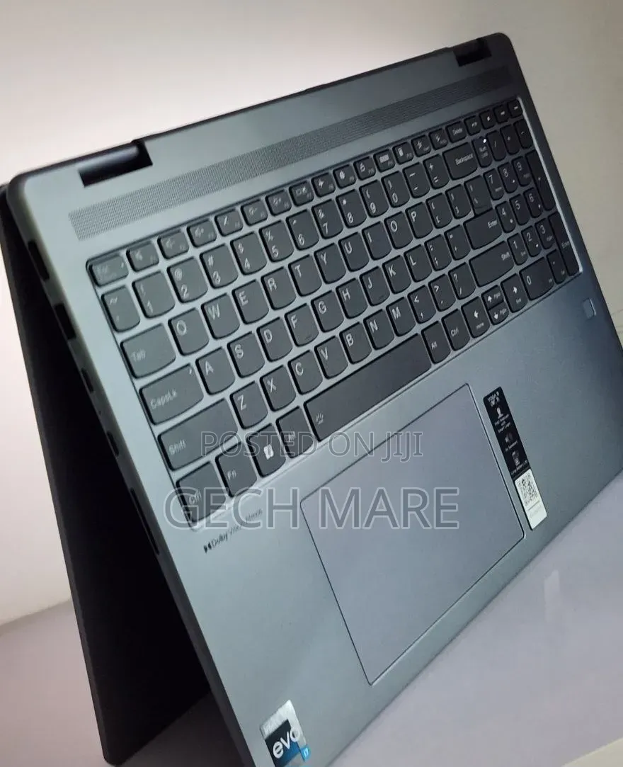 New Laptop Lenovo Yoga 7i 16GB Intel Core i7 SSD 512GB
