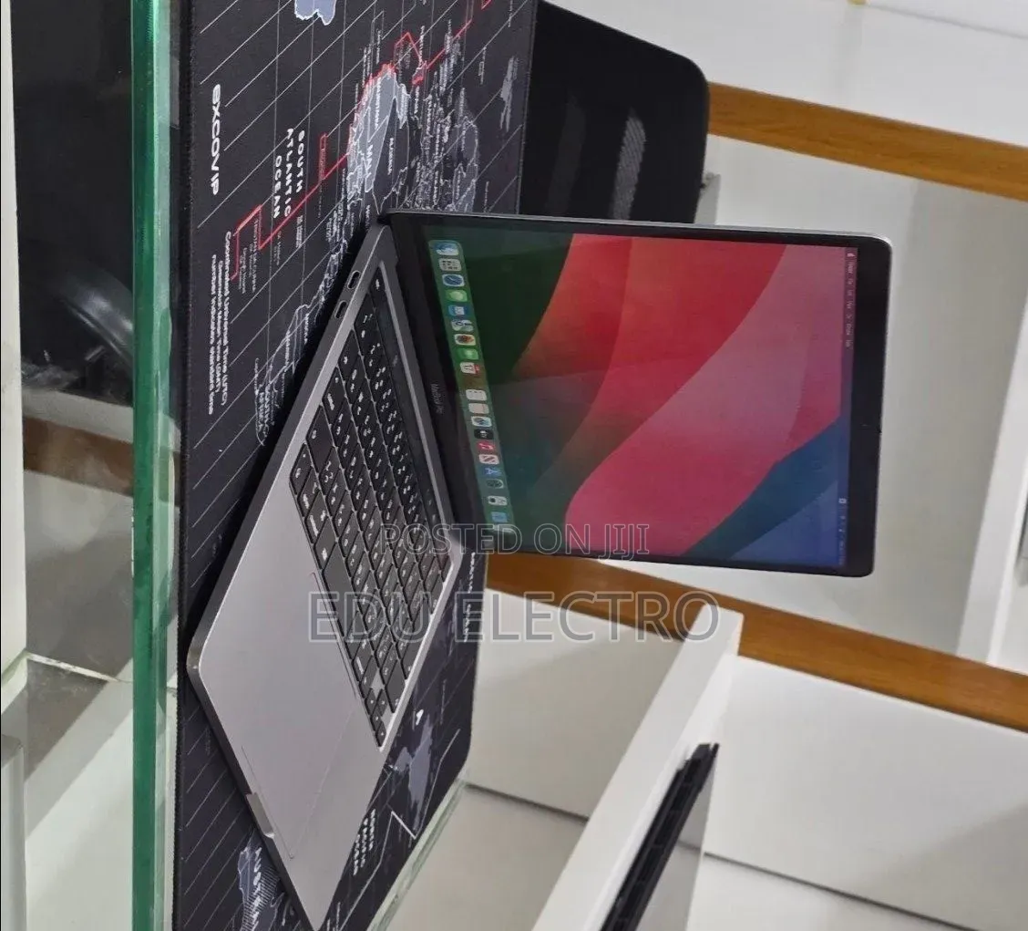 New Laptop Apple MacBook Pro 2020 M1 16GB Apple M1 Pro SSD 512GB
