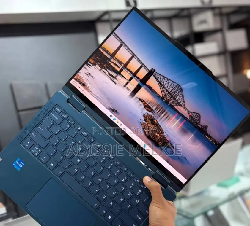 New Laptop Lenovo Yoga 7i 16GB Intel Core Ultra 7 SSD 512GB