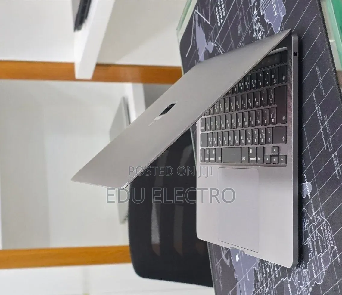 New Laptop Apple MacBook Pro 2020 M1 16GB Apple M1 Pro SSD 512GB
