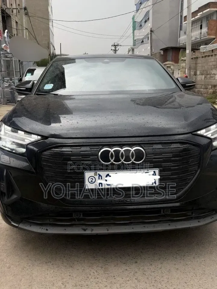 Audi Q4 e-tron 2022 Black