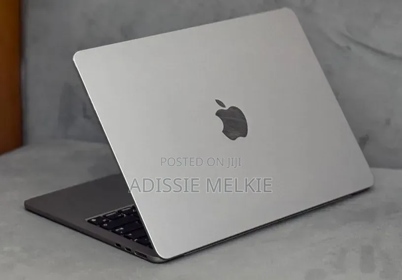 New Laptop Apple MacBook Air 2022 M2 8GB Apple M2 SSD 256GB