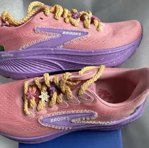 WDW 2026 RunDisney Brooks Ghost 17 Rapunzel Princess Shoes Womans