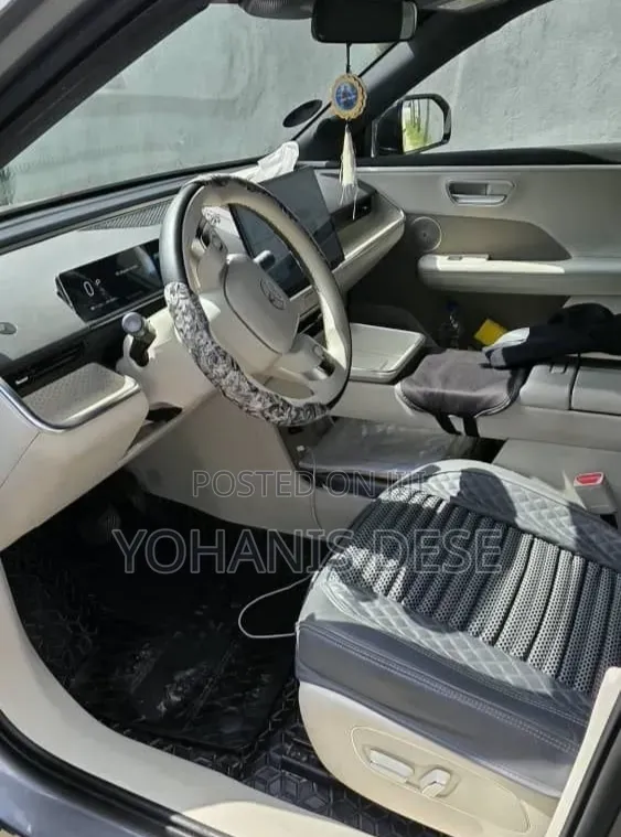 Toyota bZ3 2025 Gray