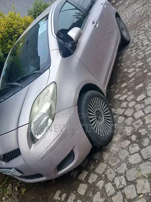 Toyota Yaris 2010 Silver