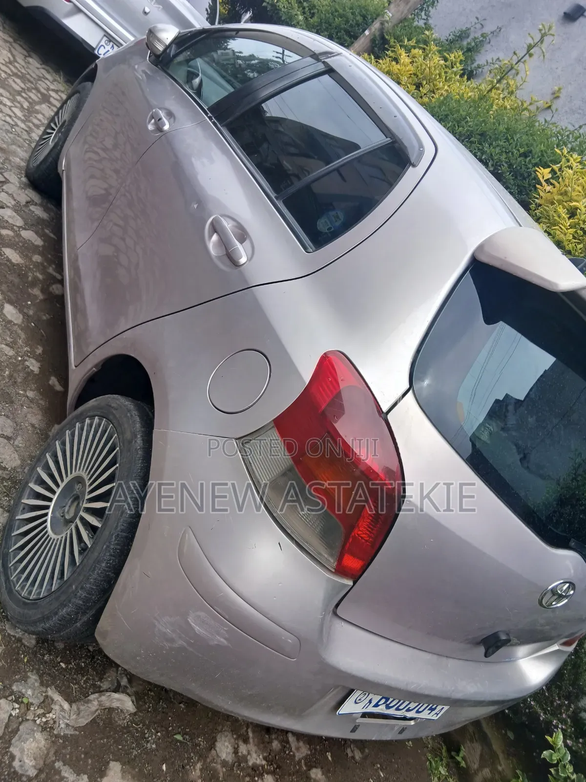 Toyota Yaris 2010 Silver
