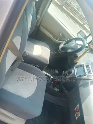 Toyota Yaris 2010 Silver
