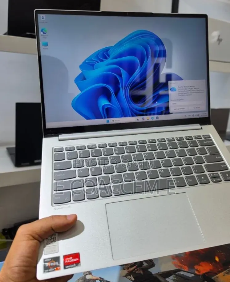 New Laptop Lenovo 16GB AMD Ryzen 7 SSD 512GB