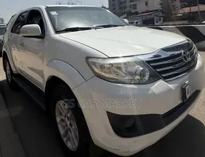 Toyota Fortuner 2012 White