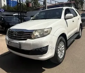 Toyota Fortuner 2012 White