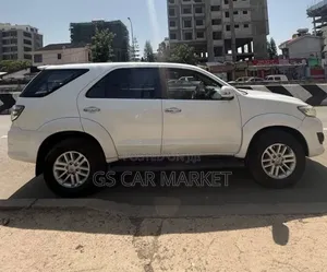 Toyota Fortuner 2012 White