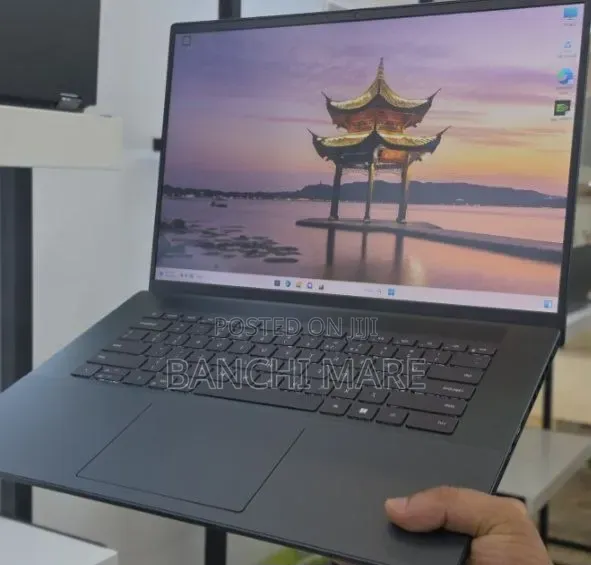 New Laptop Dell Inspiron 15 16GB Intel Core i7 SSD 512GB