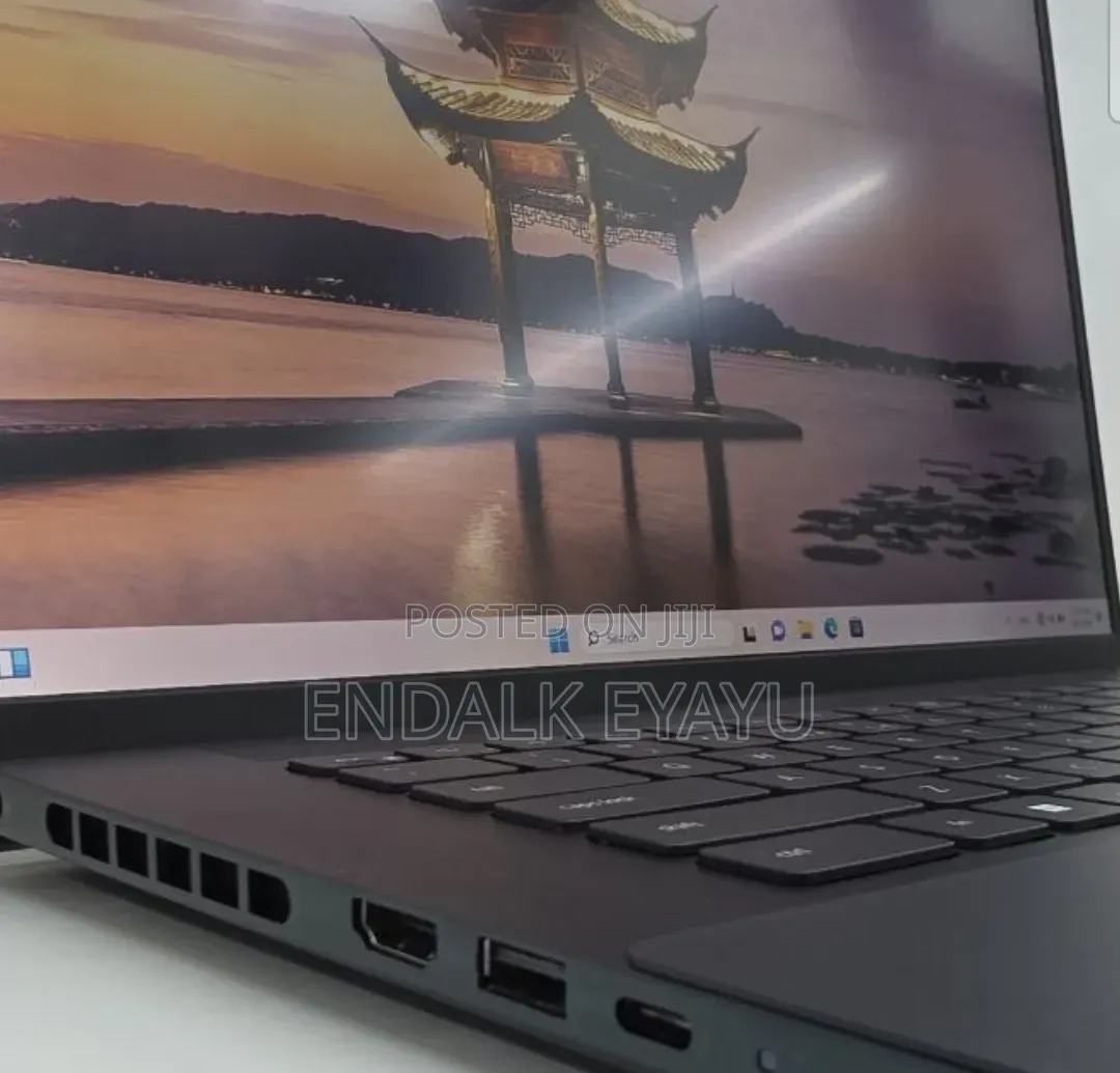 New Laptop Dell Inspiron 15 16GB Intel Core i7 SSD 512GB