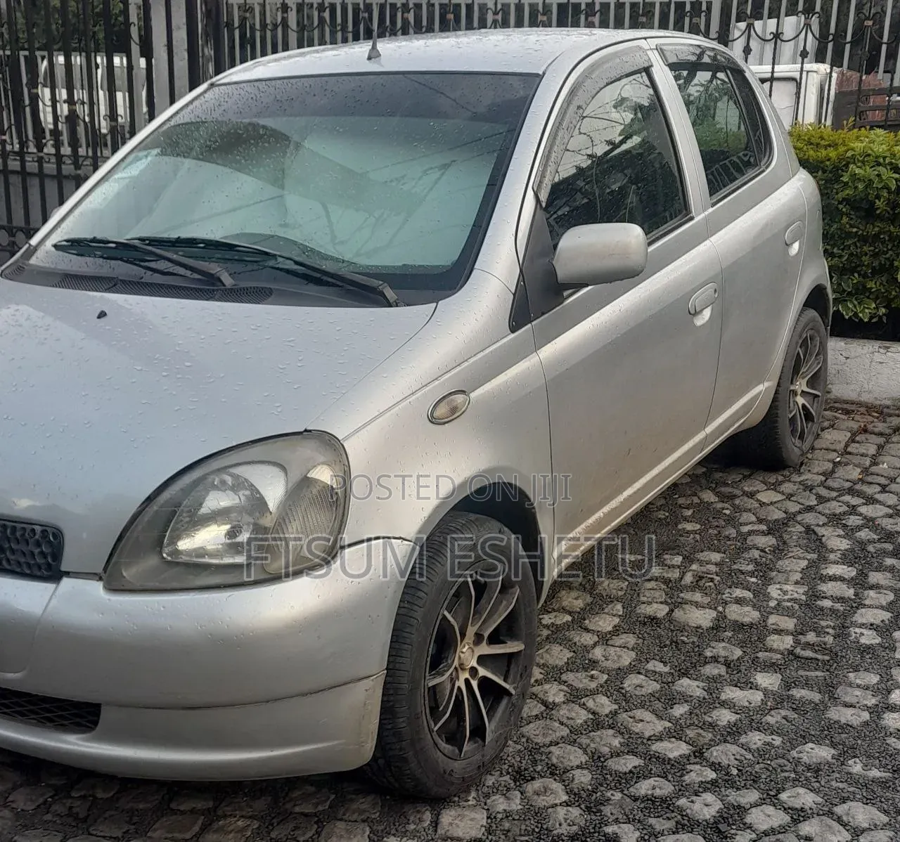 Toyota Vitz 2001 Silver