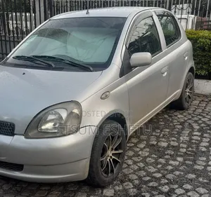 Toyota Vitz 2001 Silver