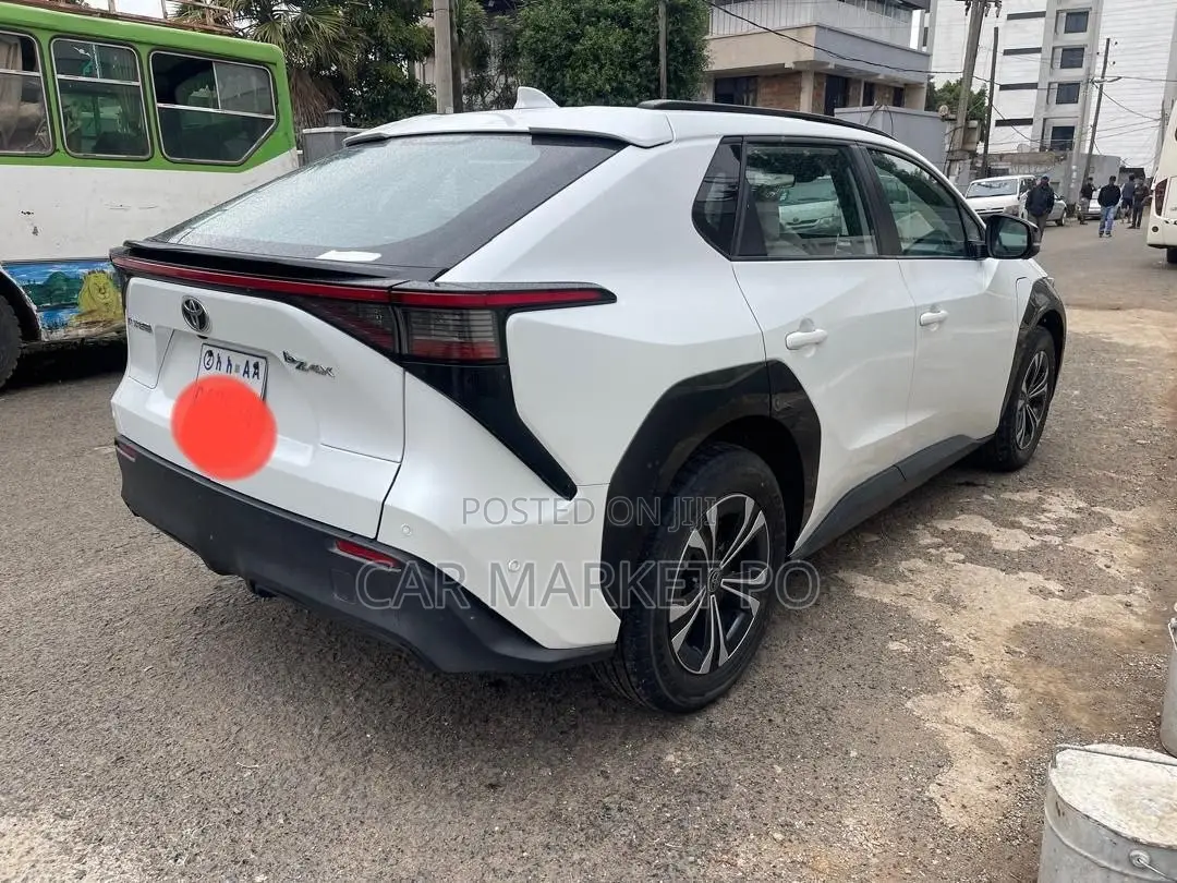 Toyota bZ4X 2023 White