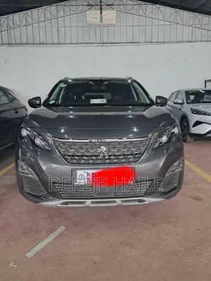 Peugeot 5008 2019 Gray