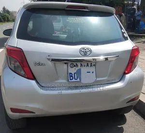 Toyota Yaris 2012 Silver