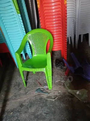 የፕላስትክ ወንበር