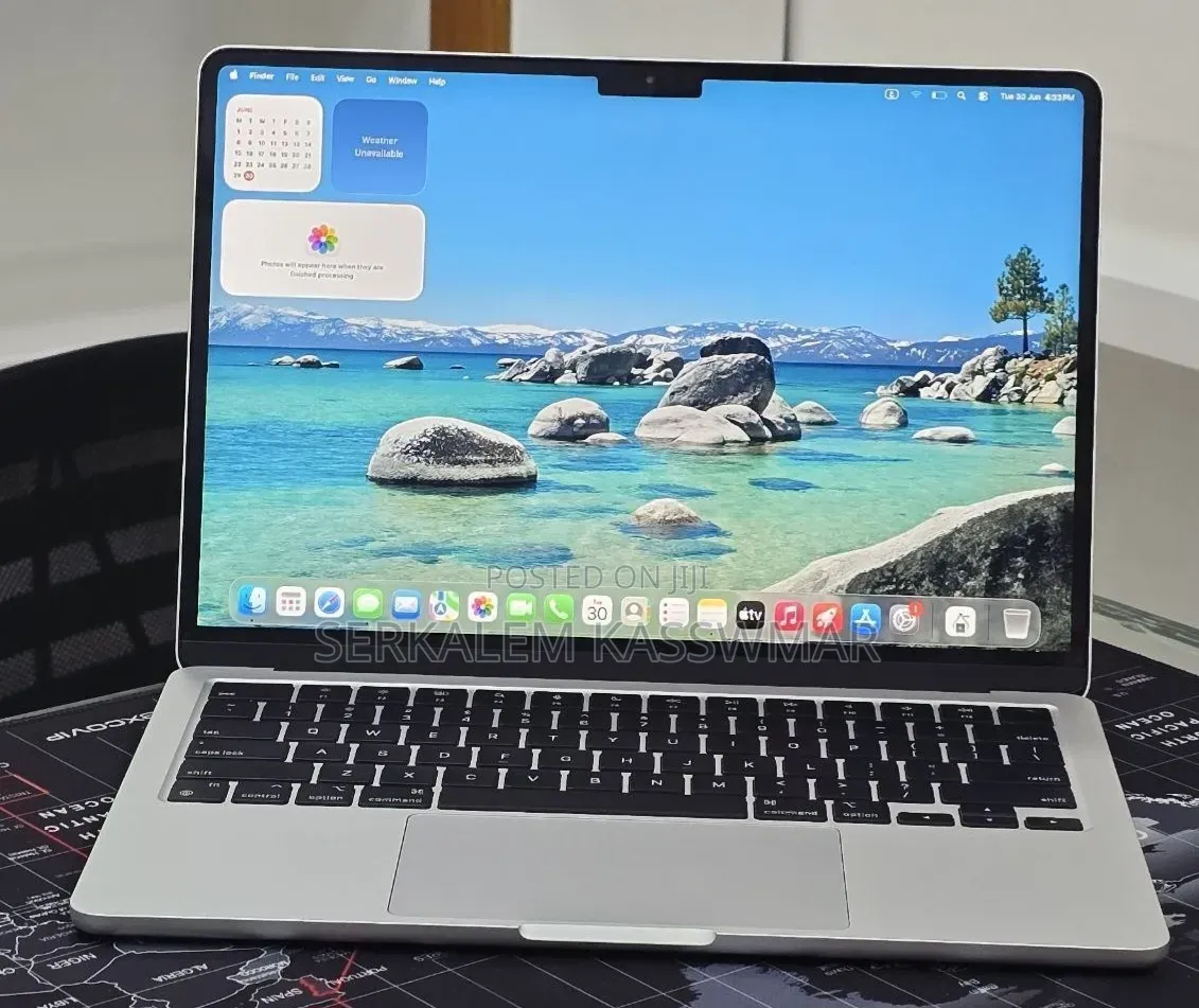 New Laptop Apple MacBook Air 2024 M3 16GB Apple M3 SSD 256GB