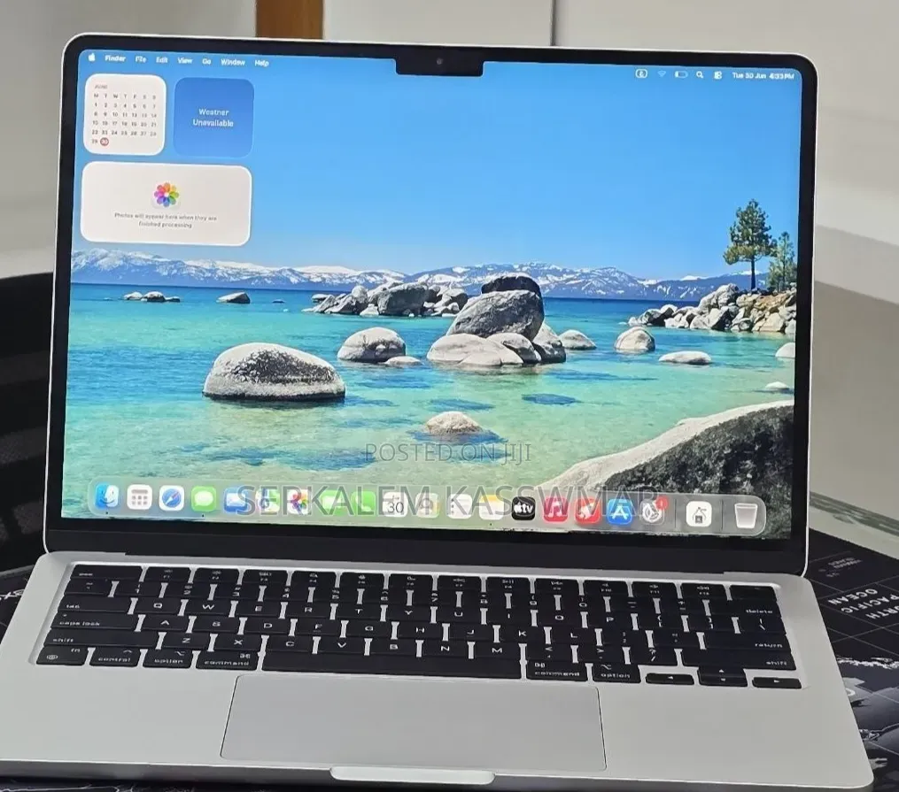 New Laptop Apple MacBook Air 2024 M3 16GB Apple M3 SSD 256GB