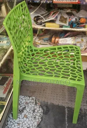 የፕላስትክ ወንበር