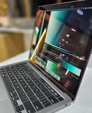 New Laptop Apple MacBook Pro 2022 M2 8GB Apple M2 SSD 256GB