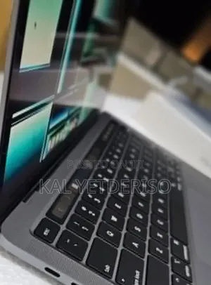 New Laptop Apple MacBook Pro 2022 M2 8GB Apple M2 SSD 256GB