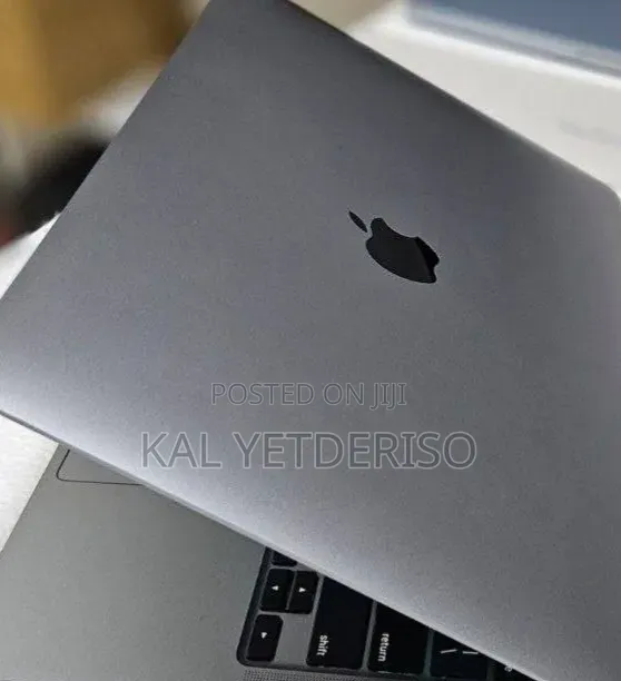 New Laptop Apple MacBook Pro 2022 M2 8GB Apple M2 SSD 256GB
