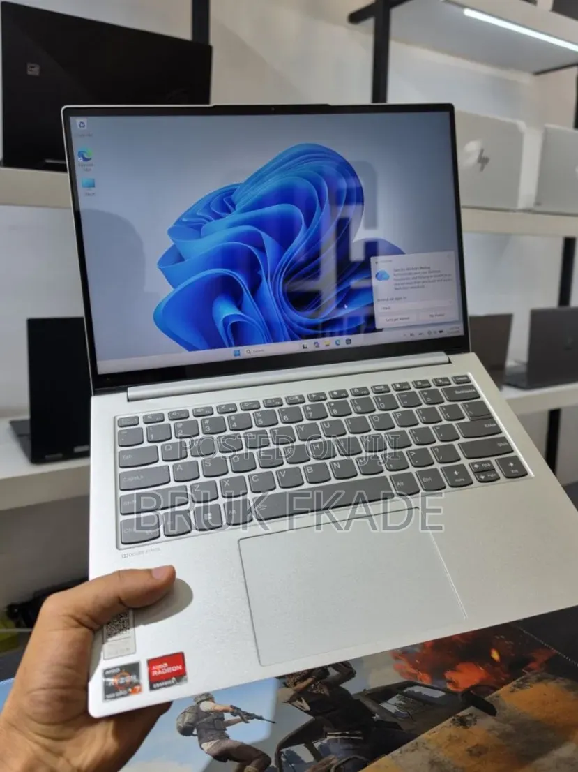 New Laptop Lenovo IdeaPad 720S 16GB AMD Ryzen 7 SSD 512GB