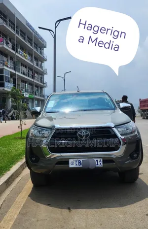Toyota Hilux 2019 Gray