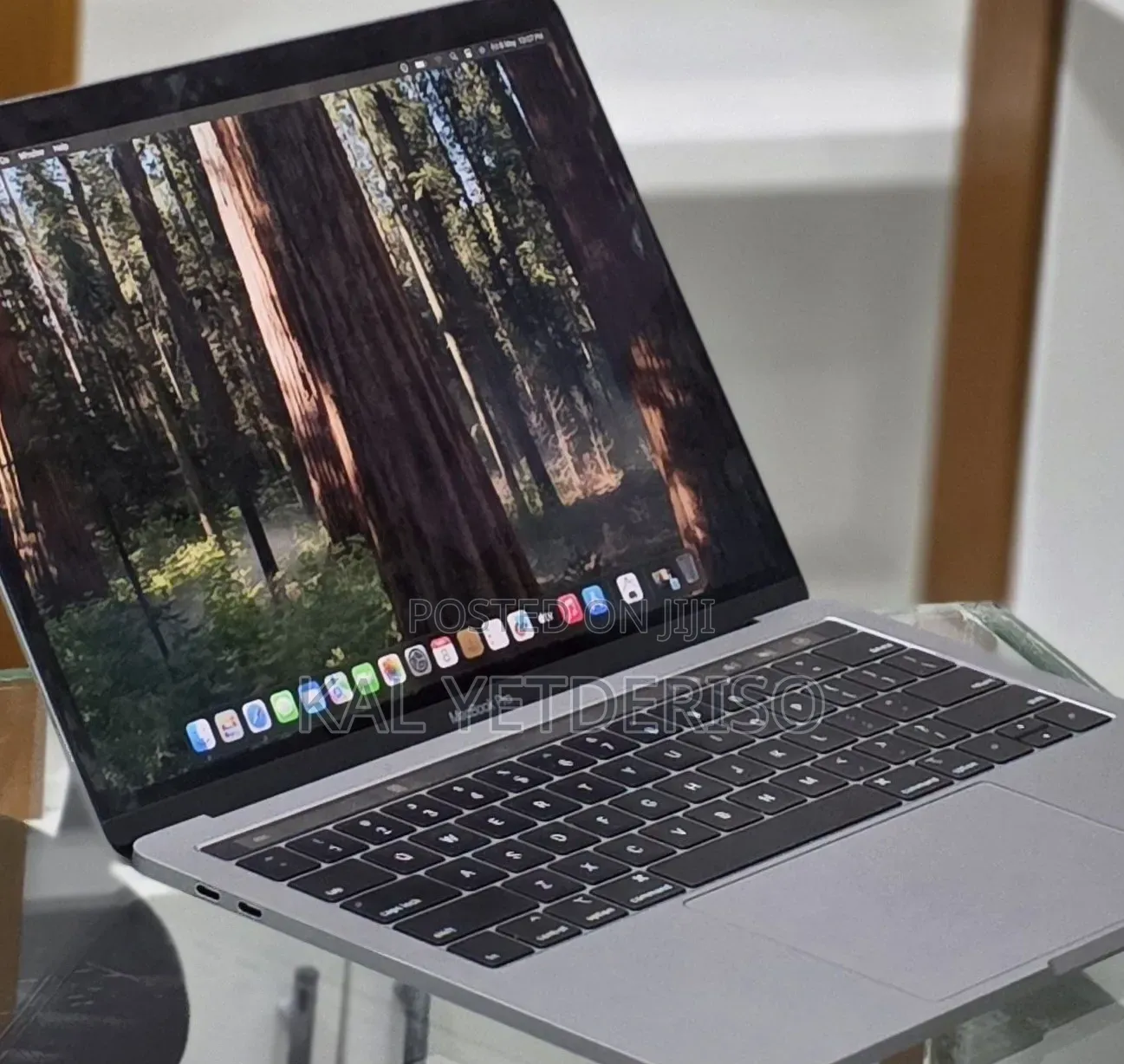 New Laptop Apple MacBook Pro 2019 16GB Intel Core i7 SSD 256GB
