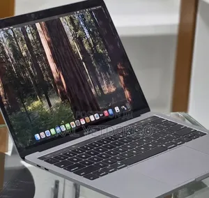 New Laptop Apple MacBook Pro 2019 16GB Intel Core i7 SSD 256GB