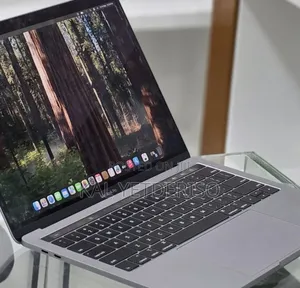 New Laptop Apple MacBook Pro 2019 16GB Intel Core i7 SSD 256GB