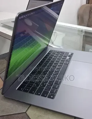 New Laptop Apple MacBook Air 2024 M3 8GB Apple M3 SSD 512GB