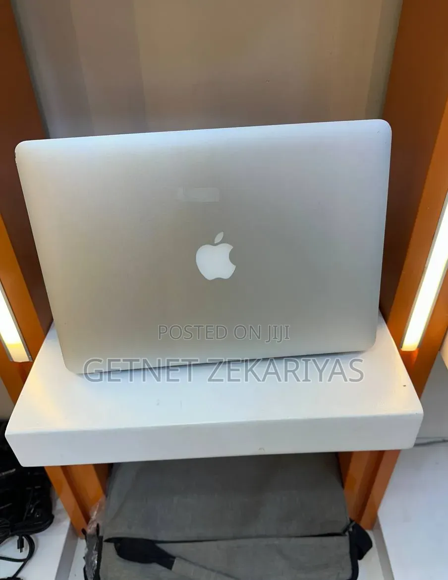 New Laptop Apple MacBook Air 2017 8GB Intel Core i5 SSD 256GB