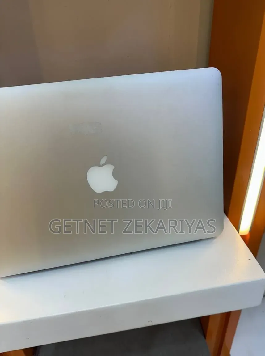 New Laptop Apple MacBook Air 2017 8GB Intel Core i5 SSD 256GB