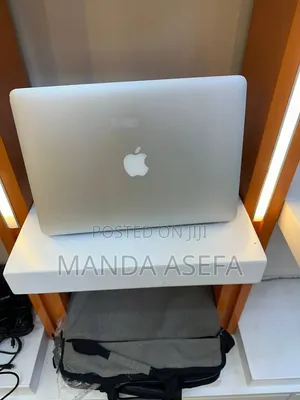 New Laptop Apple MacBook Air 2017 8GB Intel Core i5 SSD 256GB