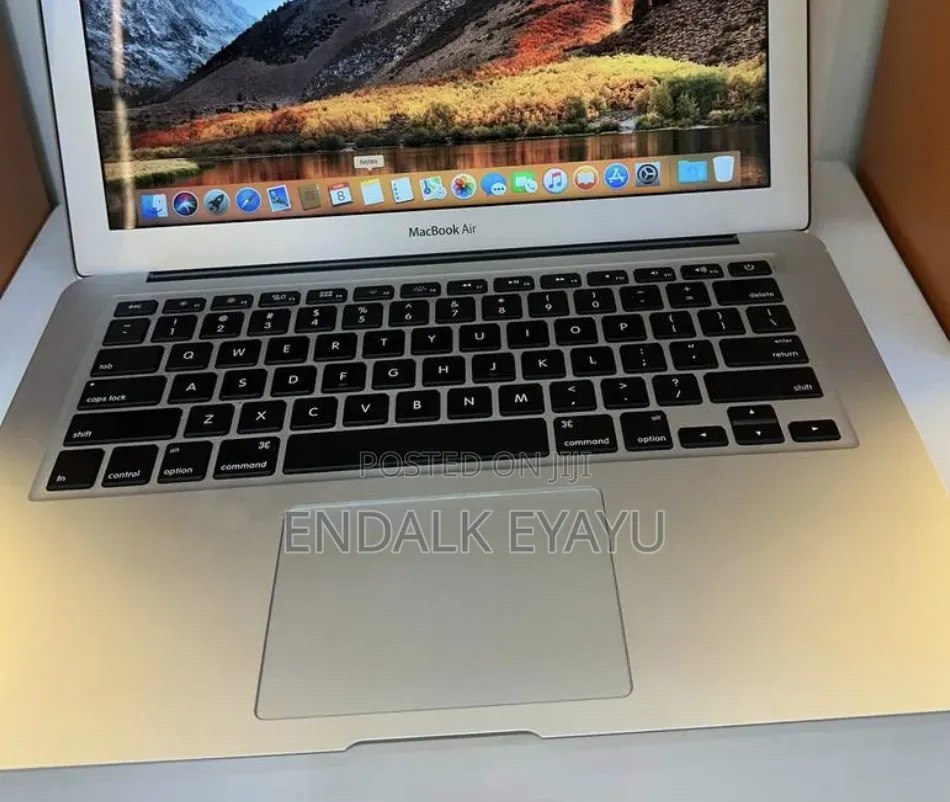New Laptop Apple MacBook Air 2017 8GB Intel Core i5 SSD 256GB